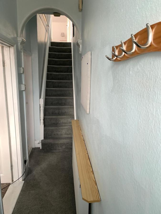 Lovely City Town House With Free Parking Sleeps 2 To 6 Guests ยอร์ค ภายนอก รูปภาพ