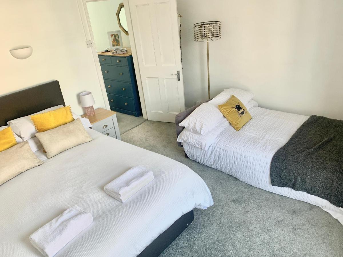 Lovely City Town House With Free Parking Sleeps 2 To 6 Guests ยอร์ค ภายนอก รูปภาพ