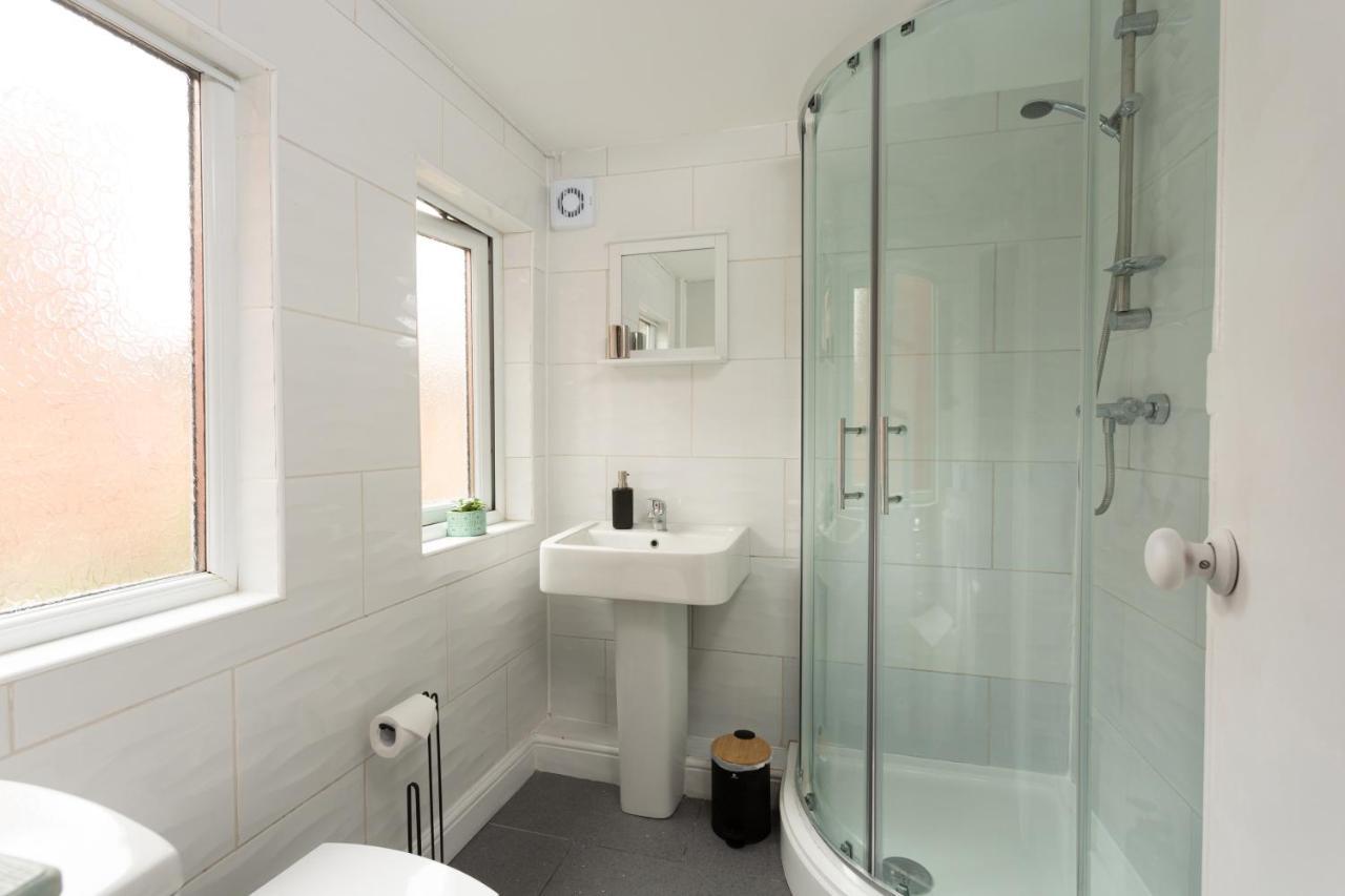 Lovely City Town House With Free Parking Sleeps 2 To 6 Guests ยอร์ค ภายนอก รูปภาพ